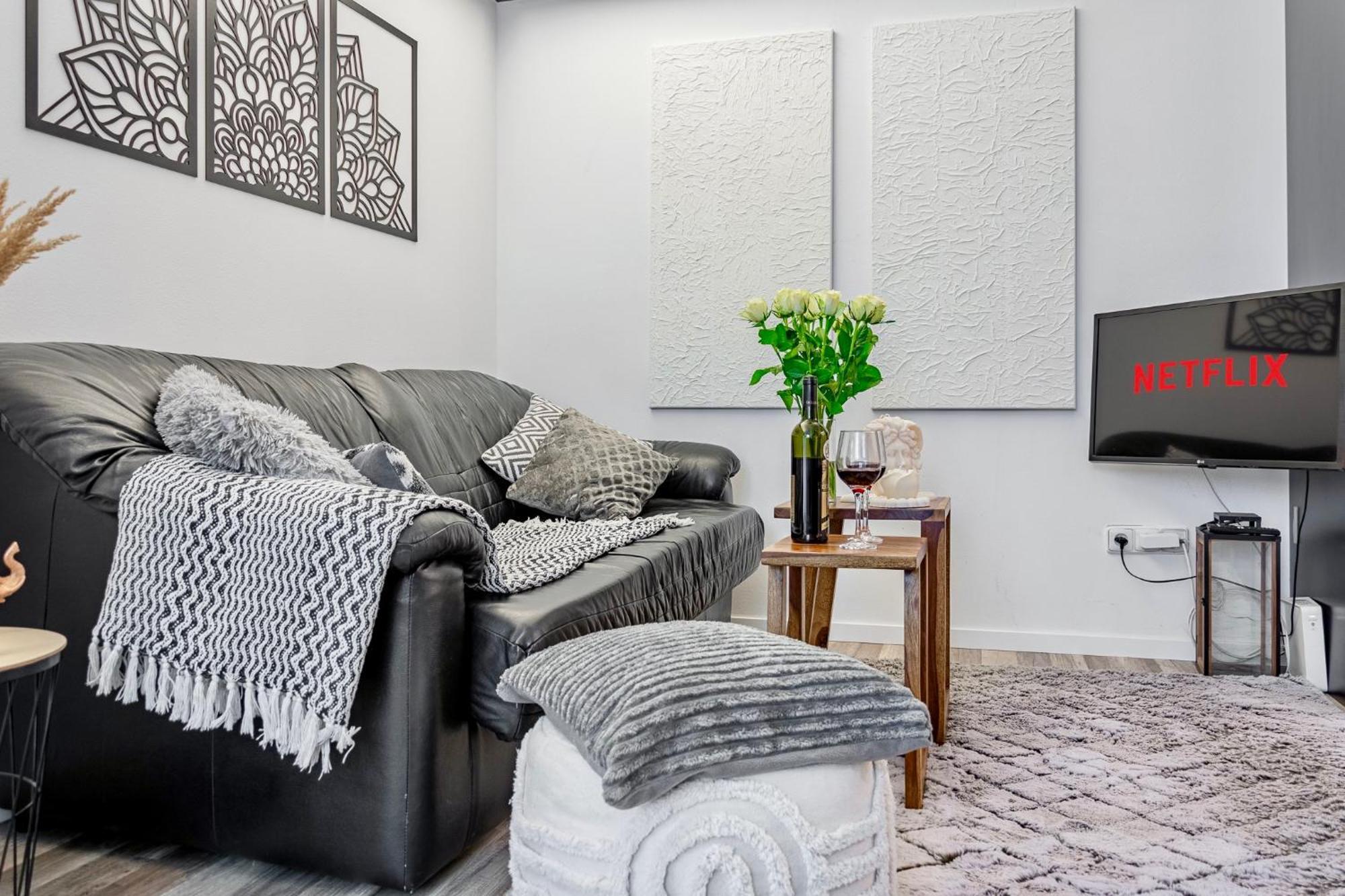 Natural-Style Apartment In The Centre Of Bratislava Exteriér fotografie